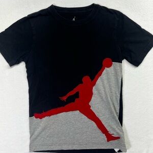 Air Jordan Y2K Embroidered Tshirt Boys Youth L early 2000’s vintage Cool 1653